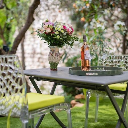 Appartement Lumineux Avec Terrasse Jardin Et Acces Piscine Villefranche-sur-Mer Esterno foto