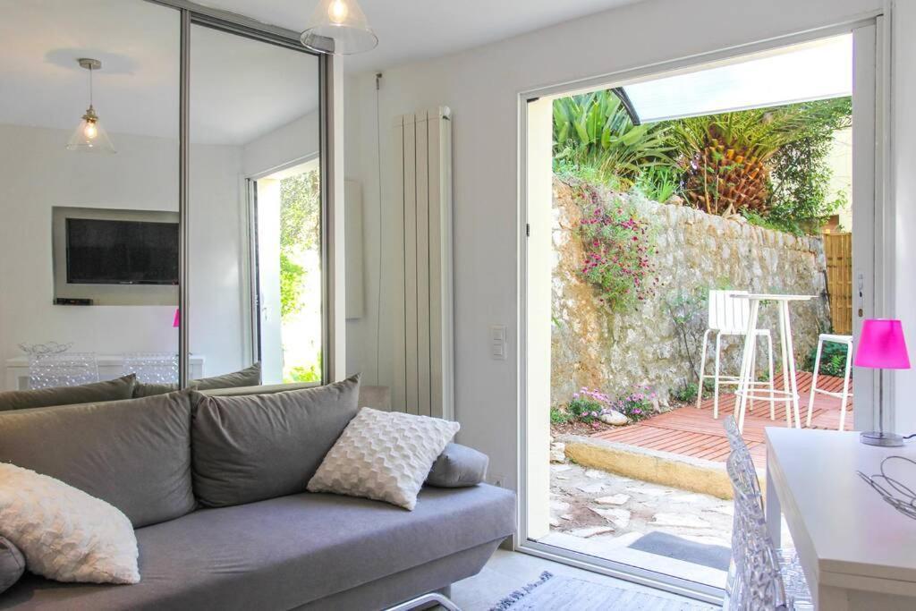 Appartement Lumineux Avec Terrasse Jardin Et Acces Piscine Villefranche-sur-Mer Esterno foto