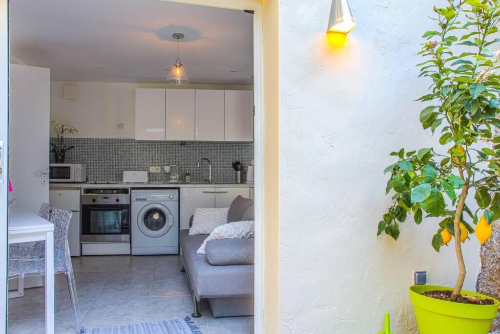 Appartement Lumineux Avec Terrasse Jardin Et Acces Piscine Villefranche-sur-Mer Esterno foto