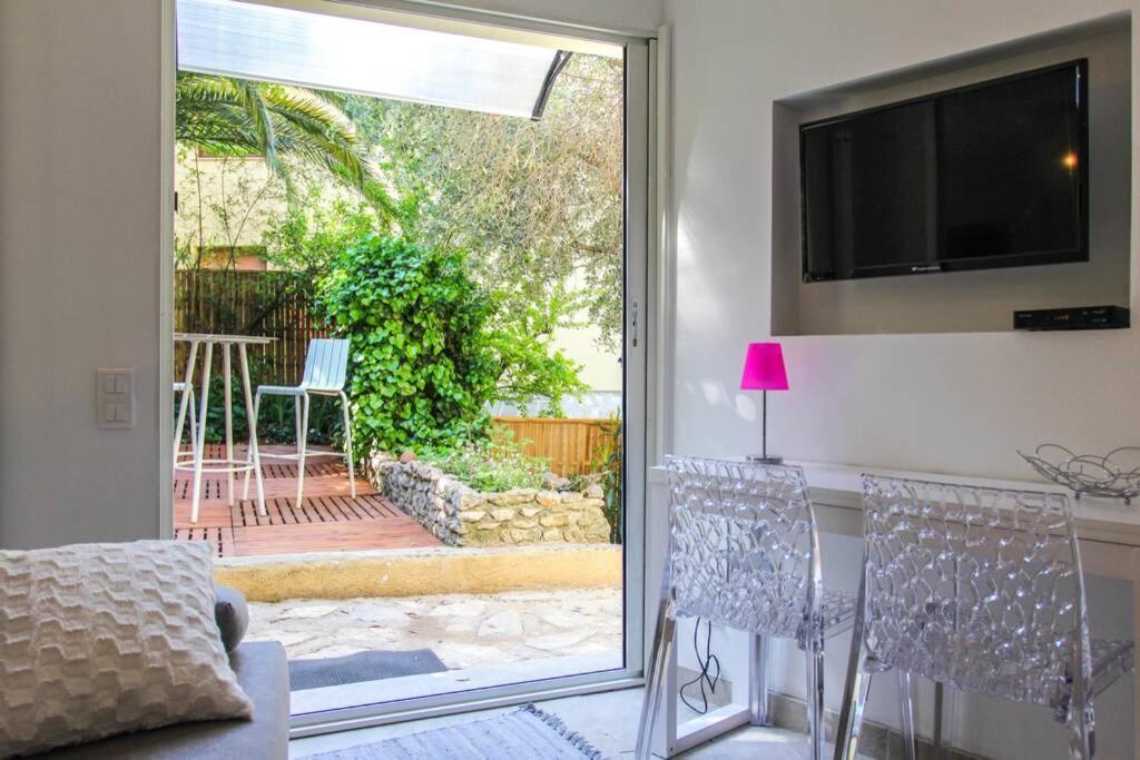 Appartement Lumineux Avec Terrasse Jardin Et Acces Piscine Villefranche-sur-Mer Esterno foto