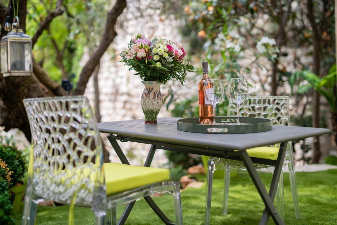 Appartement Lumineux Avec Terrasse Jardin Et Acces Piscine Villefranche-sur-Mer Esterno foto